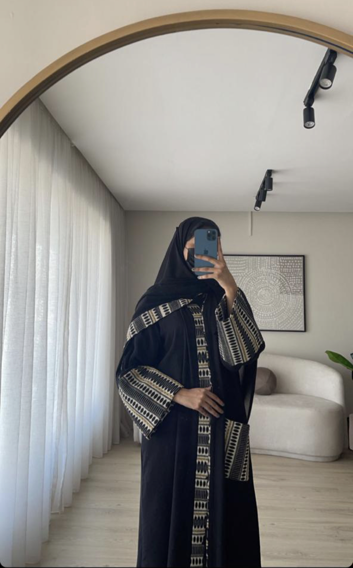 المودل / نوف  —