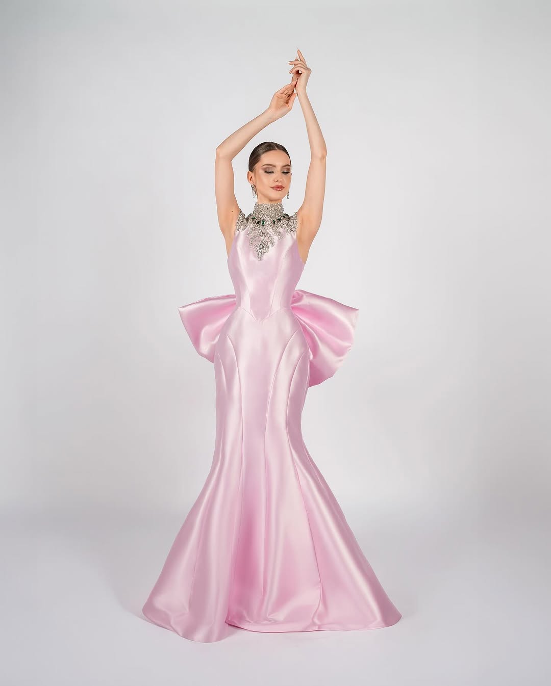 ../modelsfile/model_396_681cb68b1452d.jpg