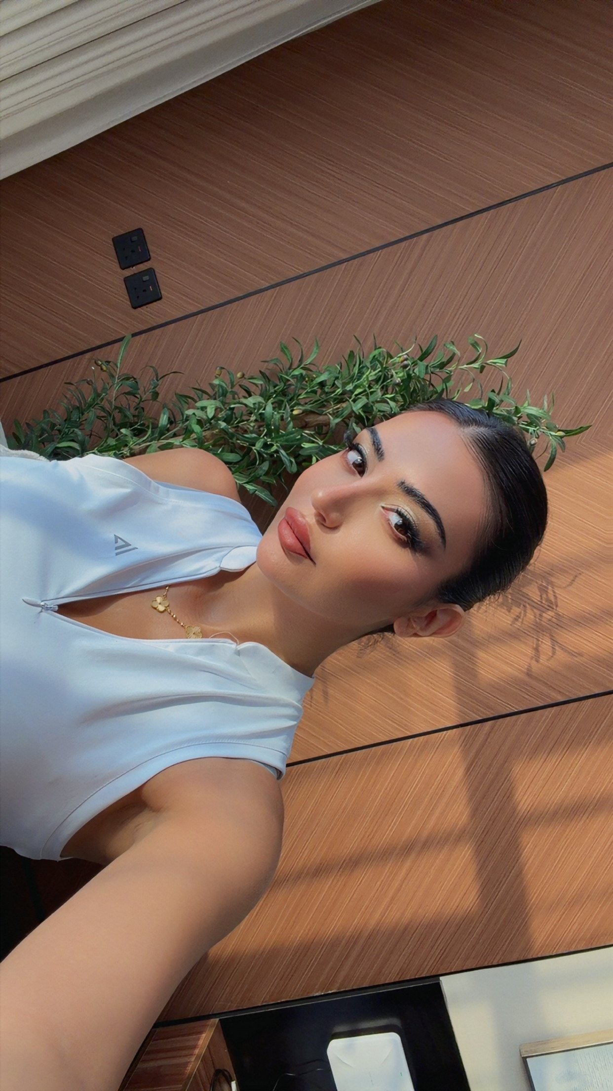 المودل / Lara Zogheib